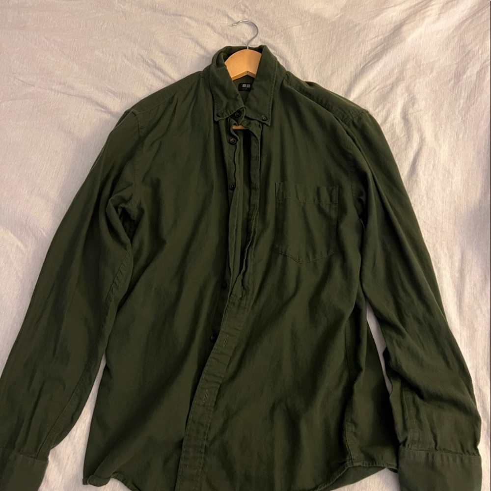 Uniqlo Green Button Down shirt S